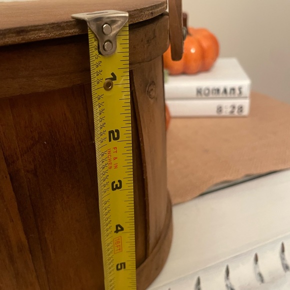 Vintage Sewing Basket Round Wood - Picture 6 of 6